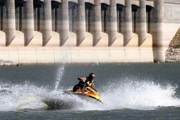 jet skiing at john martin reservoir state