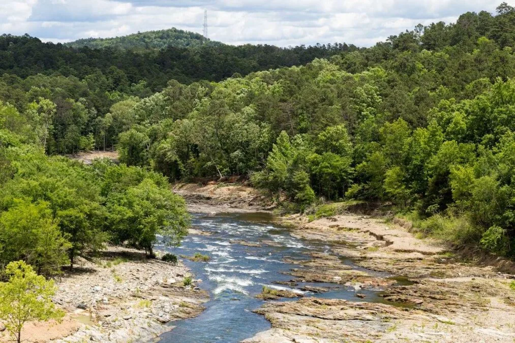 Mountain Fork River flowing ati Beaver's Bend State Park in Oklahoma