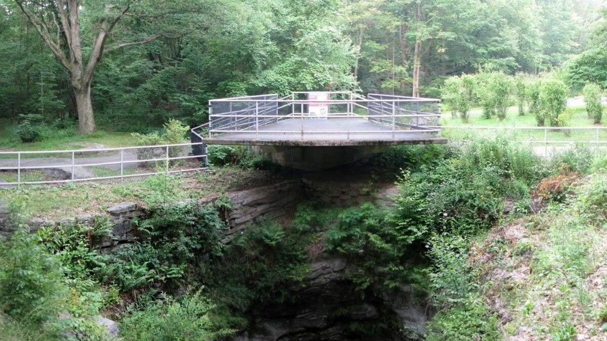 view of the pothole at Archbald Pothole State Park
