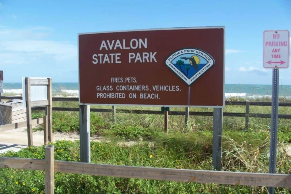 Sign in front of the beach at Avalon State Park.
