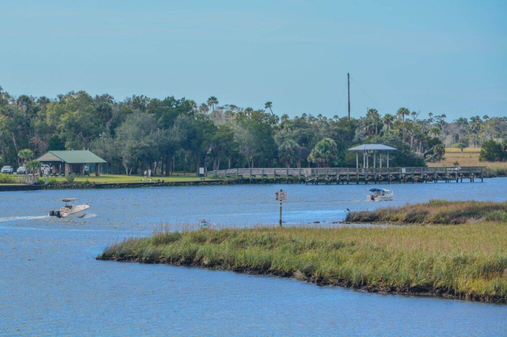 boats cruising on the Crystal River at Crystal River Preserve State Park