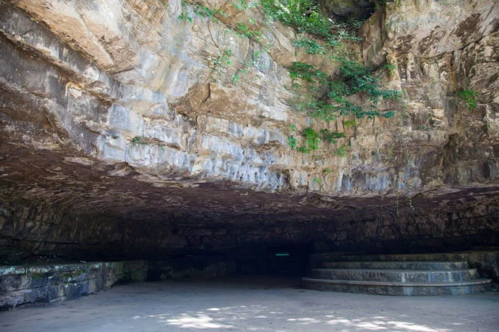Entrance to the cave at Dunbar Cave State Park