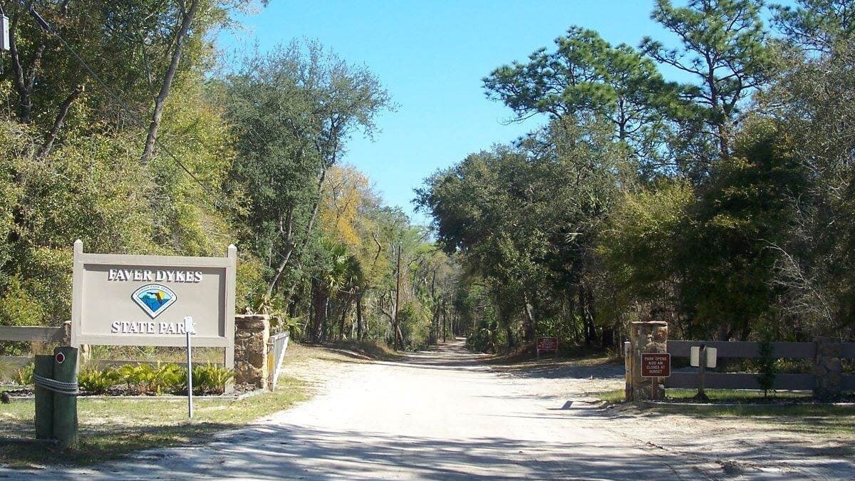 Park sign and entrance at Faver-Dykes State Park