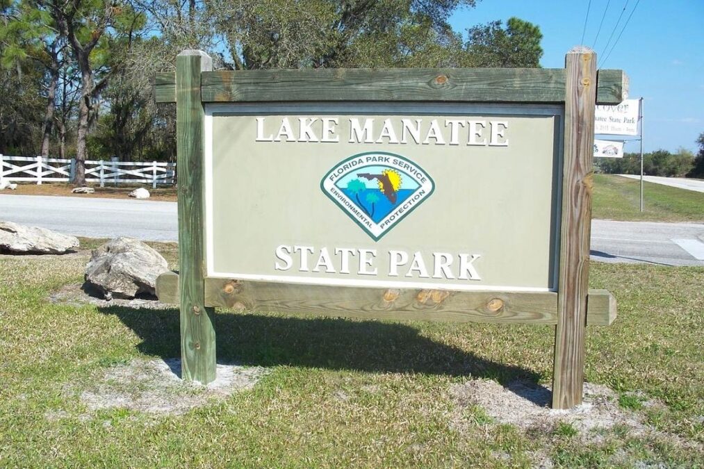 Park sign at Lake Manatee State Park