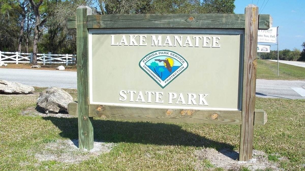Park sign at Lake Manatee State Park
