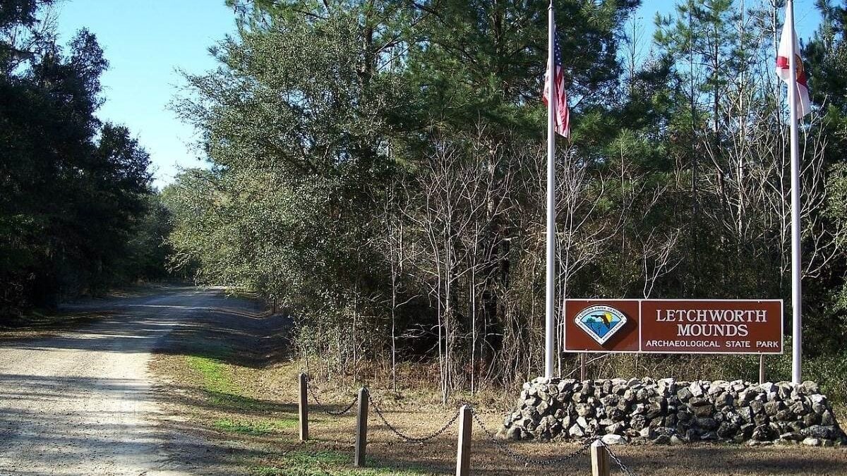 Entrance to Letchworth-Love Mounds Archaeological State Park.
