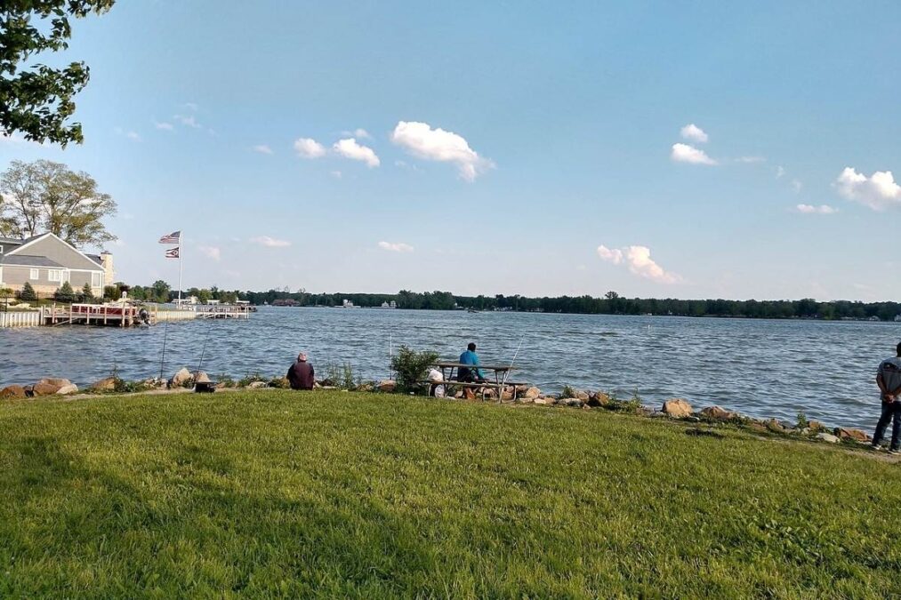 People looking out over the water at Buckeye Lake State Park