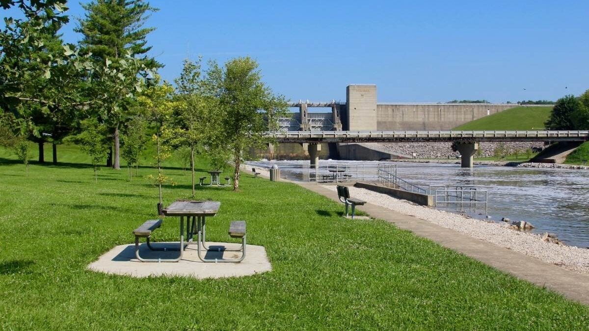 picnic table by the water at Deer Creek State Park