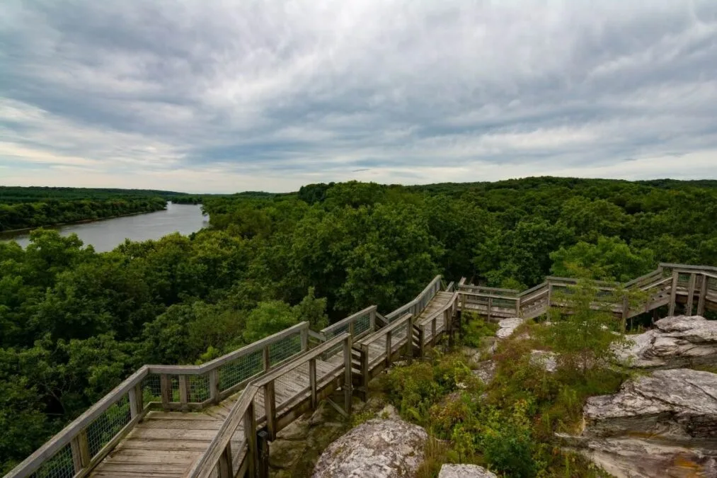 Castle Rock State Park (Illinois) 14 viewing platform at the top of Castle Rock State Park