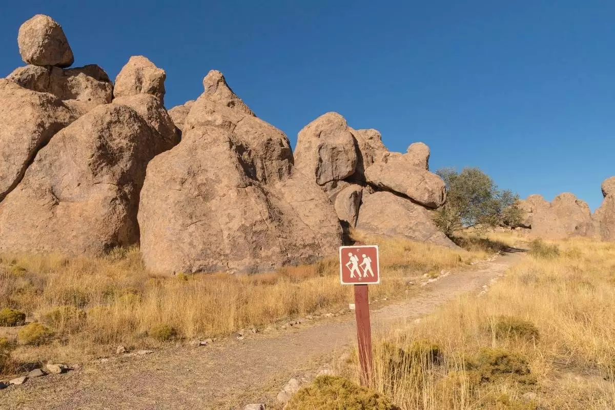 hiking trail at City of Rocks State Park