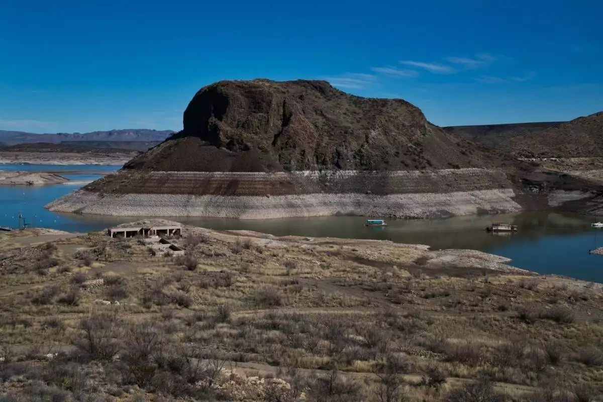picture of the butte at Elephant Butte Lake State Park