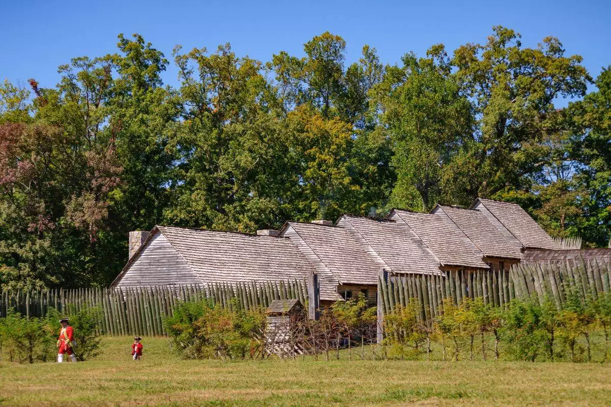 soldiers walking in front of Fort Loudoun State Historic Park