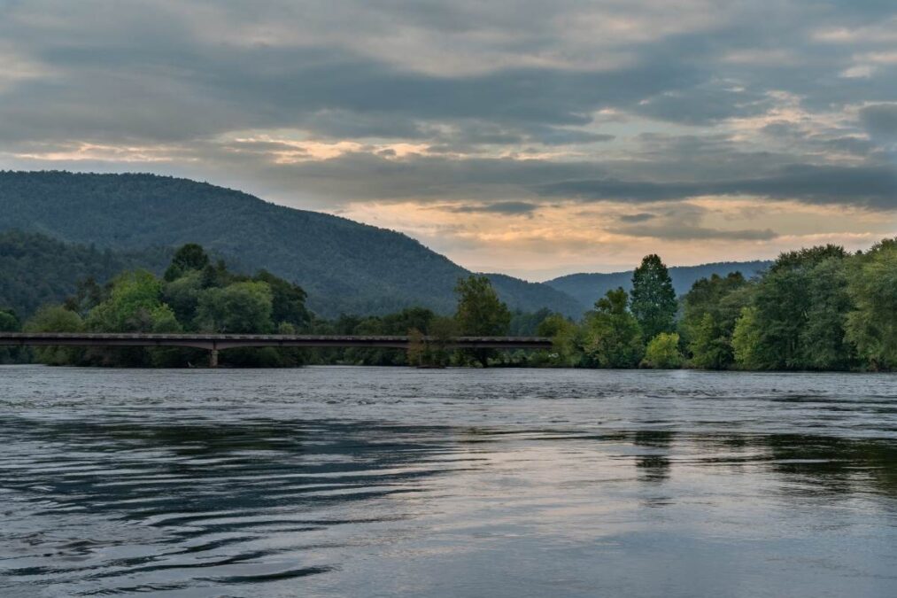 Sunset across Ocoee, TN overlooking the Hiwassee River