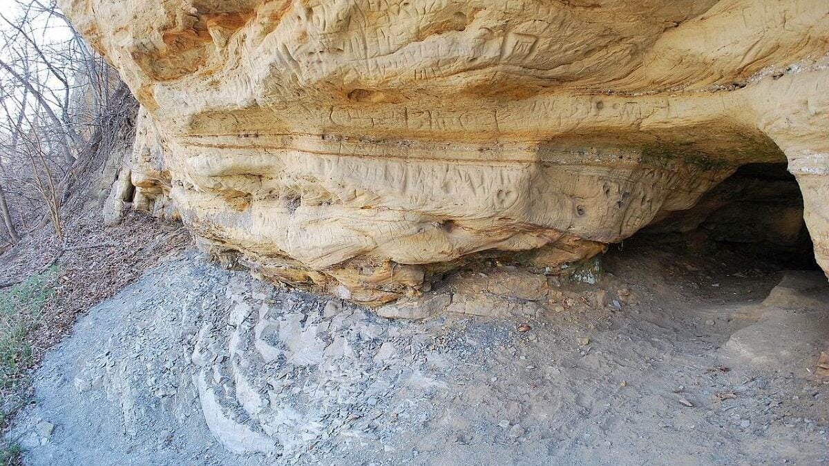 Indian Cave rock shelter and petroglyphs