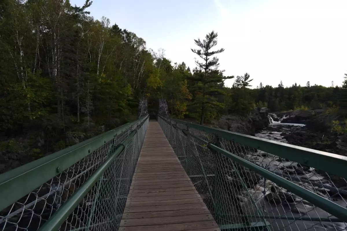 hiking bridge over the river at Jay Cooke State Park