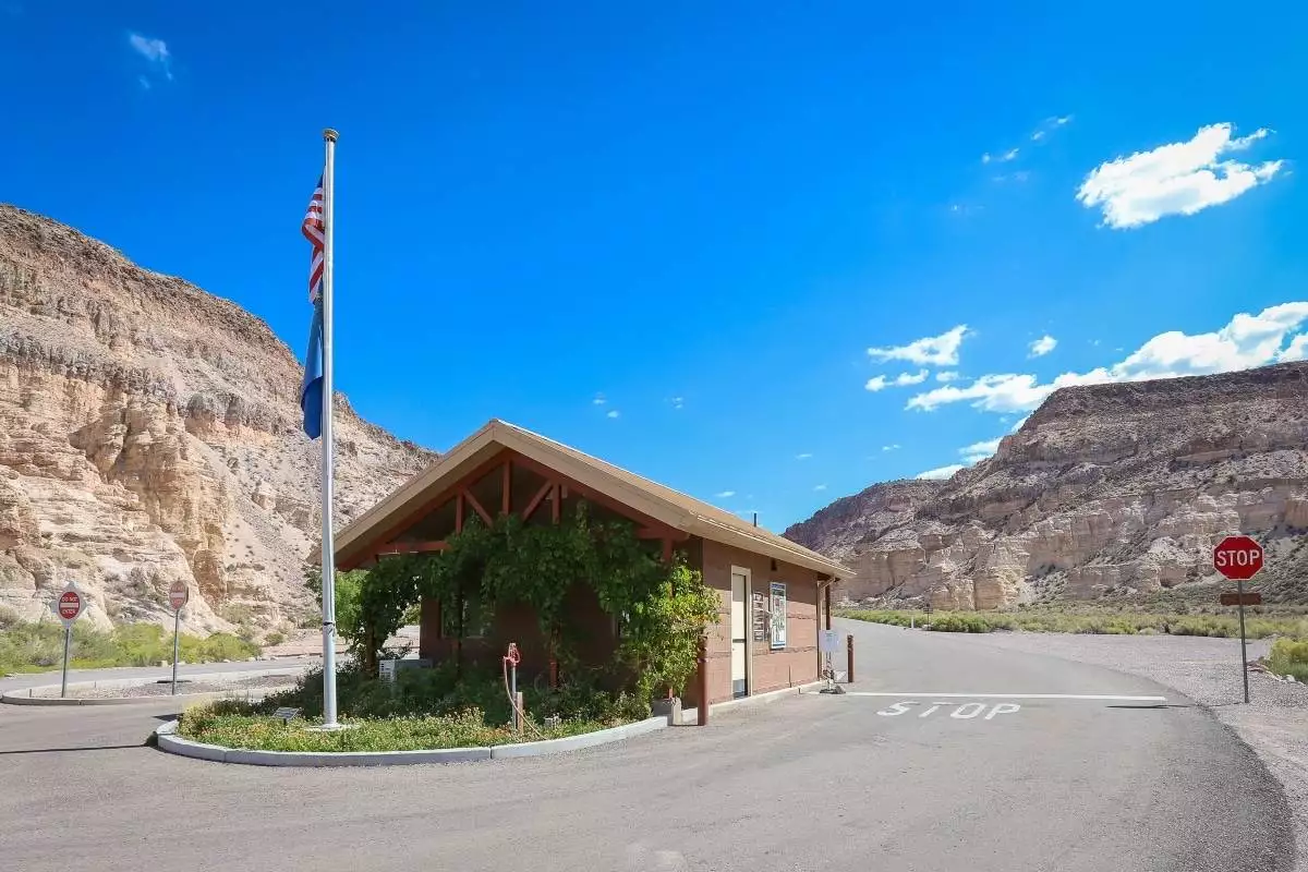 Entrance to Kershaw-Ryan State Park