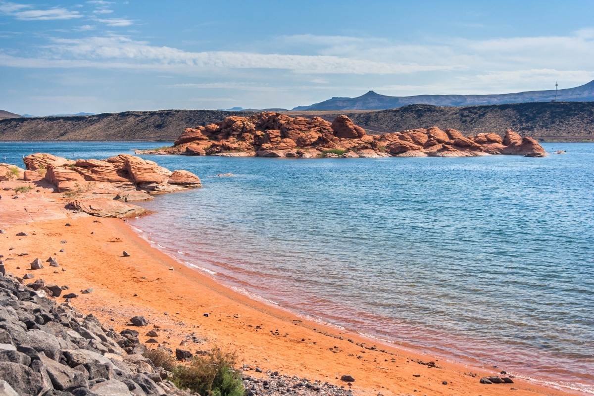 the beach at Sand Hollow State Park