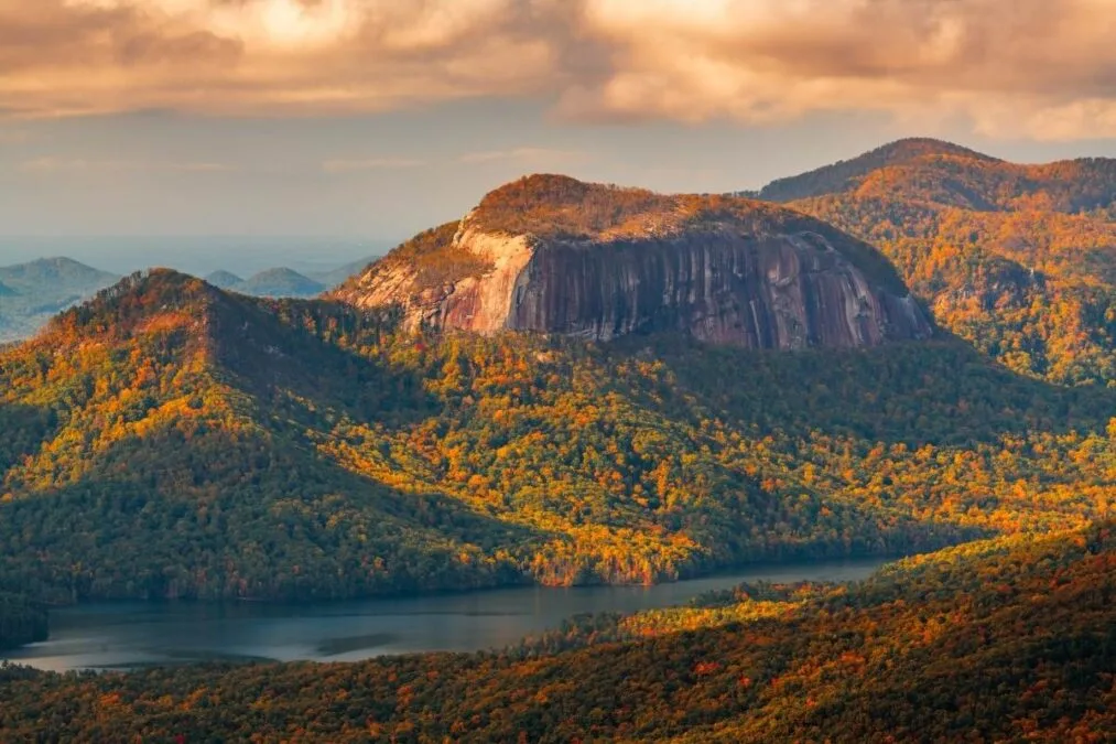 fall foliage at Table Rock State Park with mountains in background