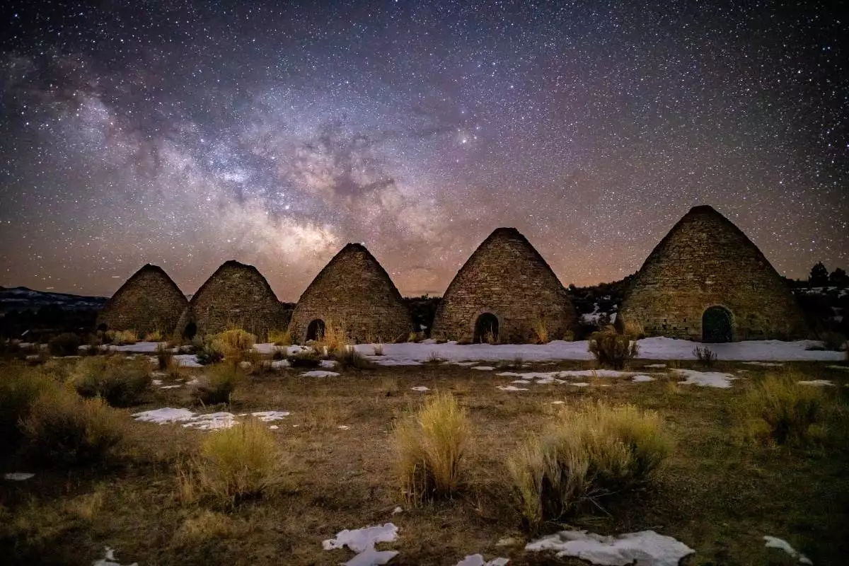 stars shine brightly above Ward Charcoal Ovens State Park