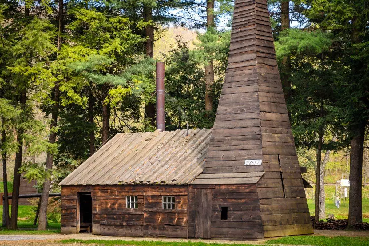 an old building at Oil Creek State Park