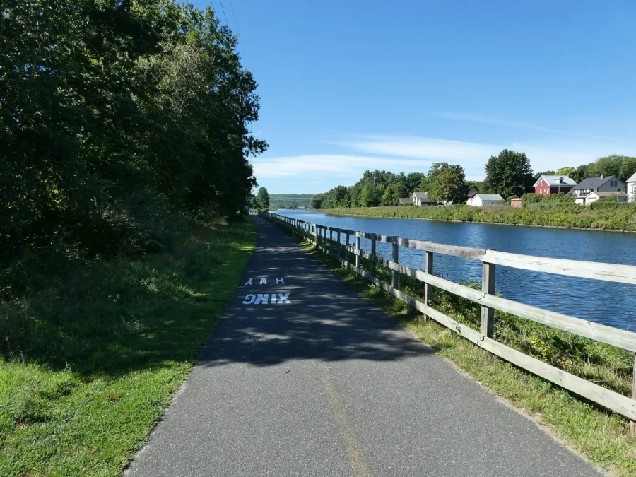 Canalside Rail Trail (Massachusetts)