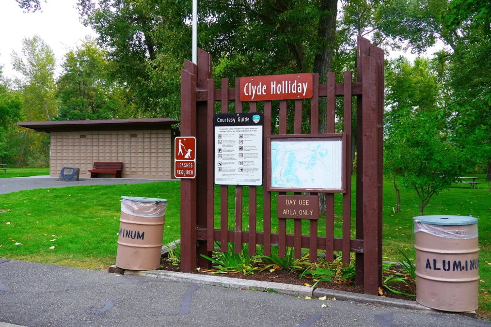 Clyde Holliday State Recreation Site (Oregon)