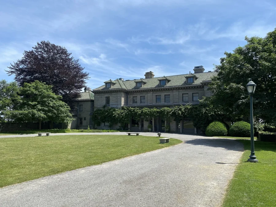 Eolia mansion and its tree-lined driveway at Harkness Memorial State Park, Connecticut