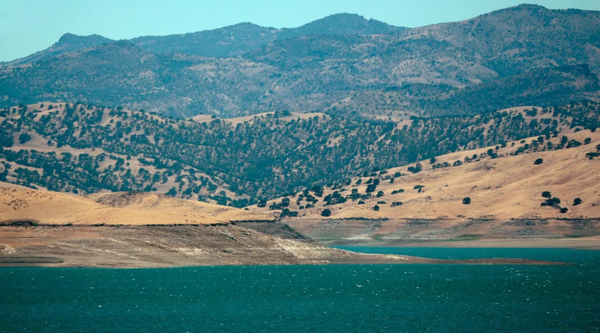 San Luis Reservoir State Recreation Area 115 San Luis Reservoir below dry golden hills of the Diablo Range, San Luis Reservoir State Recreation Area, California